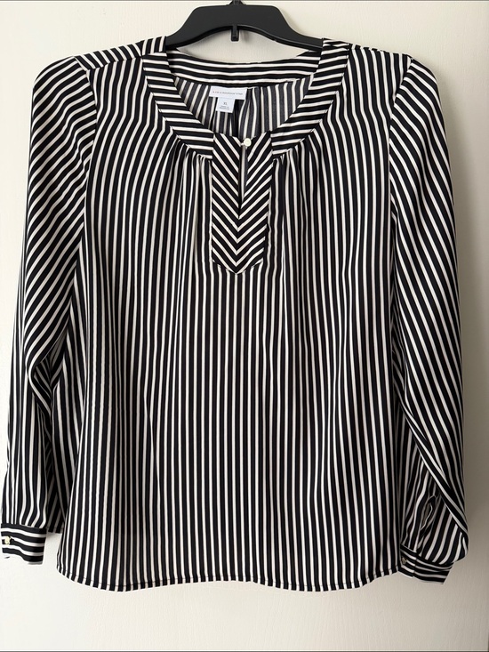 Liz Claiborne Tops - Liz Claiborne Black and White Striped V-Notch Blouse